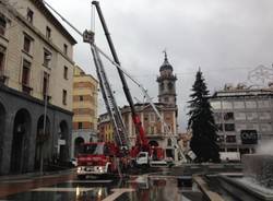 Si rompe una gru in piazza Monte Grappa (inserita in galleria)