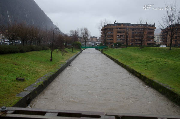 Il Boesio in piena a Laveno Mombello (inserita in galleria)