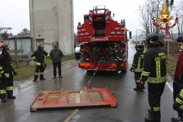 Ponte di Somma, il camion rimosso (inserita in galleria)