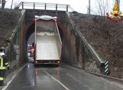 Ponte di Somma, il camion rimosso (inserita in galleria)