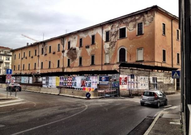 Caserma garibaldi varese crollo piazza repubblica (inserita in galleria)