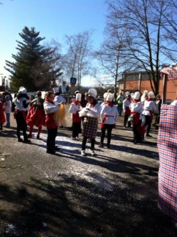 Carnevale, la sfilata a Gavirate (inserita in galleria)