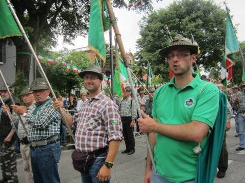 Dal Varesotto a Pordenone per l'87^ adunata degli alpini (inserita in galleria)