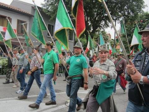 Dal Varesotto a Pordenone per l'87^ adunata degli alpini (inserita in galleria)