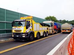 Camion bloccato all'uscita A8 di Gazzada Schianno (inserita in galleria)