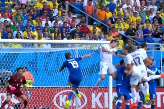 Il gol di Godin fa vincere l'Uruguay (inserita in galleria)