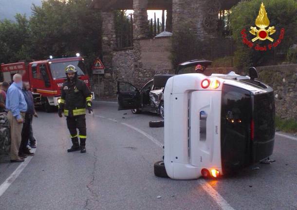 incidente grantola vigili del fuoco due auto giugno 2014