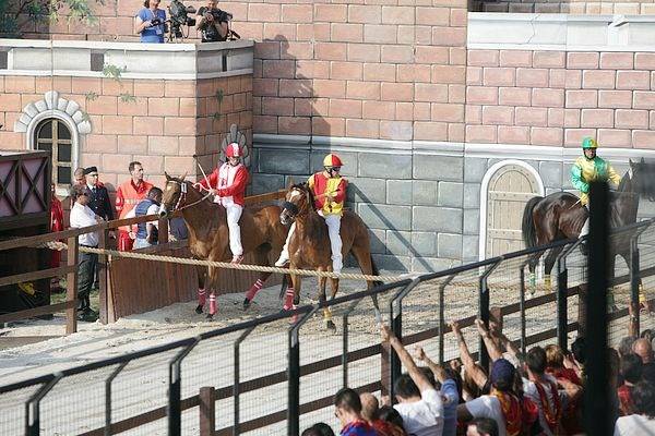 Palio di Legnano, il fotoracconto della corsa (inserita in galleria)