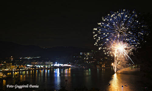 Fuochi a Laveno (inserita in galleria)