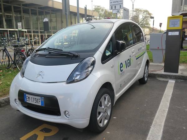 Car sharing e-vai a Gallarate (inserita in galleria)