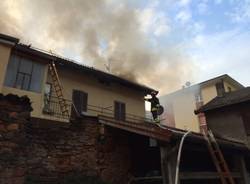 Vigili del fuoco in azione a Porto Ceresio (inserita in galleria)