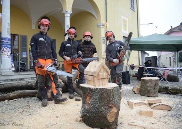 Mercatini In Piazza A Besnate La Domenica Varesenews Foto