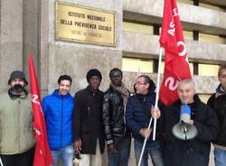 protesta lavoratori cooperative inps