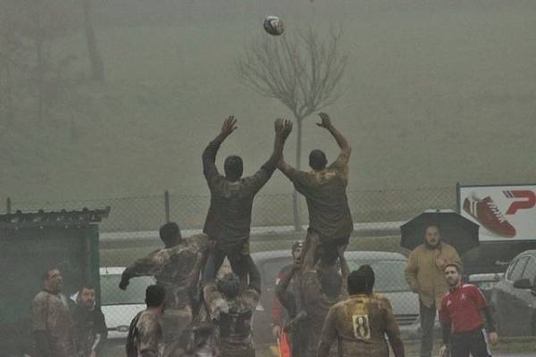 Rugby - Partite nel fango (inserita in galleria)