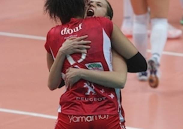 valentina diouf helena havelkova pallavolo unendo yamamay uyba 2015 apertura