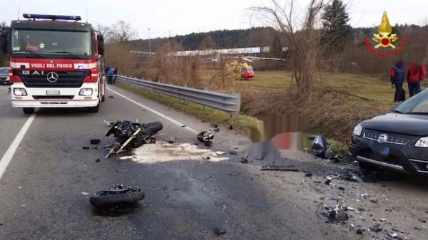 Scontro tra auto e moto a Sesto Calende (inserita in galleria)