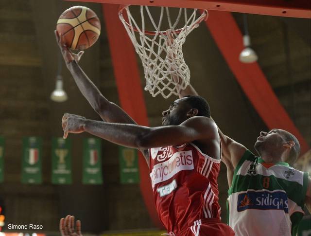 basket serie a Openjobmetis Varese - Sidigas Avellino 66-73