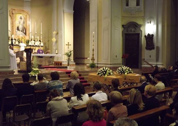 Cerro Maggiore: i funerali delle sorelle Maria e Carla  Agrati