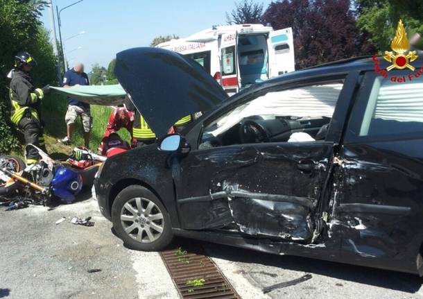 incidente auto moto bodio lomnago 