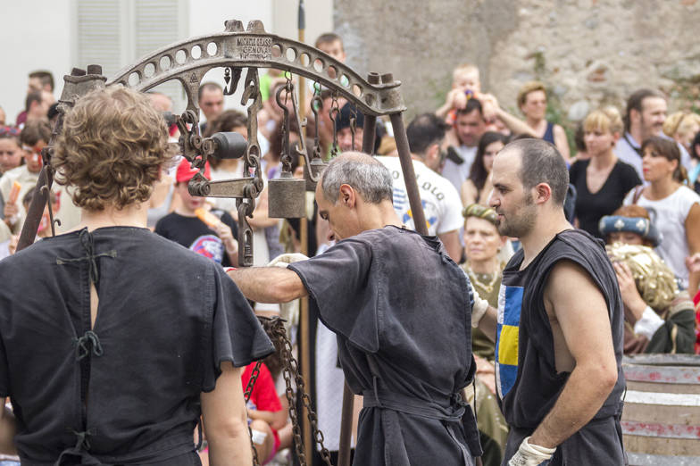 Palio dei castelli, il corteo di apertura