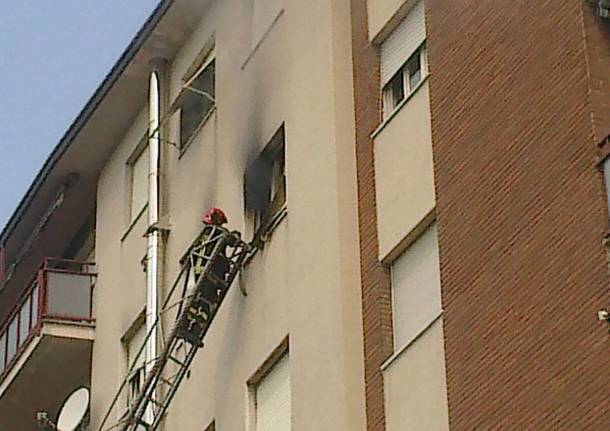 Incendio in via Ferraris a Gallarate