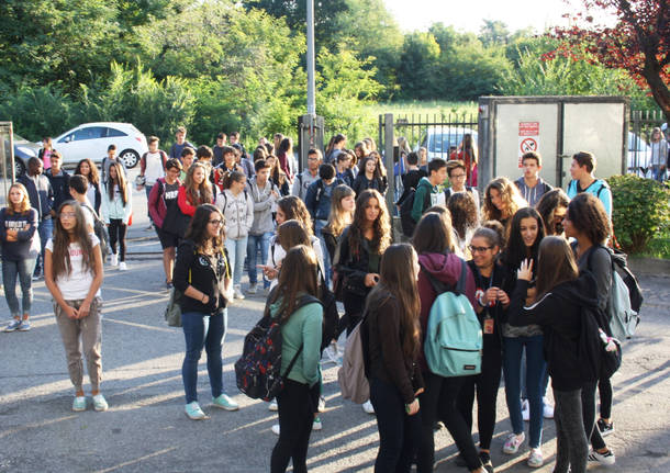 Il primo giorno di scuola all’ITE Tosi