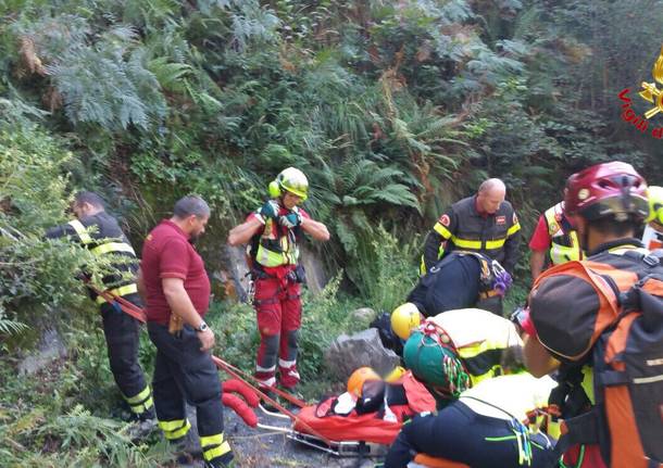 Soccorso alpino e vigili del fuoco recuperano il fungiatt di Curiglia