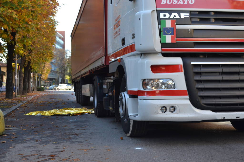 Donna investita in viale Alfieri