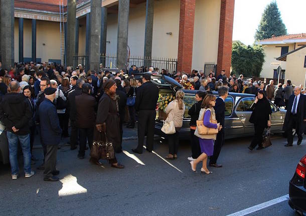 Sant’Edoardo si ferma per salutare Laura