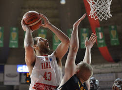 Openjobmetis Varese - Falco Szombathely 94-71 fiba europe cup