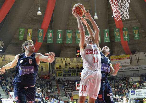 Openjobmetis Varese - Manital Torino 92-78