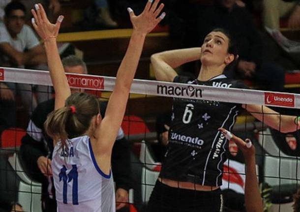 Unendo Yamamay - Obiettivo Risarcimento 3-0 pallavolo serie a1 femminile