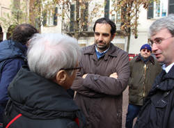 Varese in piazza per la Francia