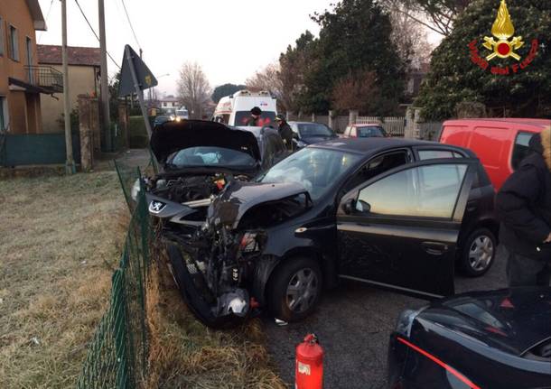 Incidente stradale a Sangiano