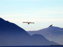 Canadair al lavoro per la Val Vigezzo