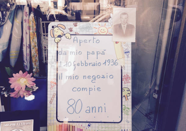 Una "vetrina di compleanno" per gli 80 anni della drogheria Gervasini