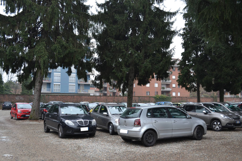 Il parcheggio della stazione FS