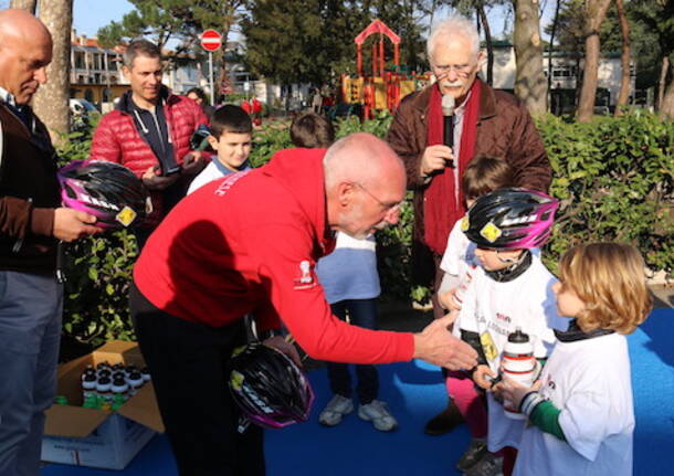 Inaugurazione pista da biglie al parco di via Mazzini