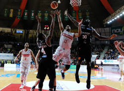 Openjobmetis Varese - Dolomiti Trento 96-82