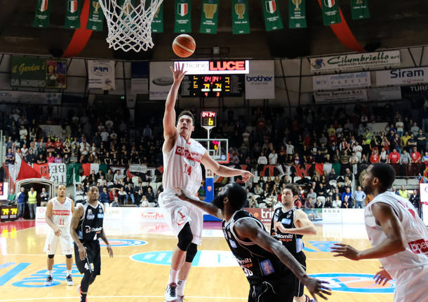 Openjobmetis Varese - Dolomiti Trento 96-82