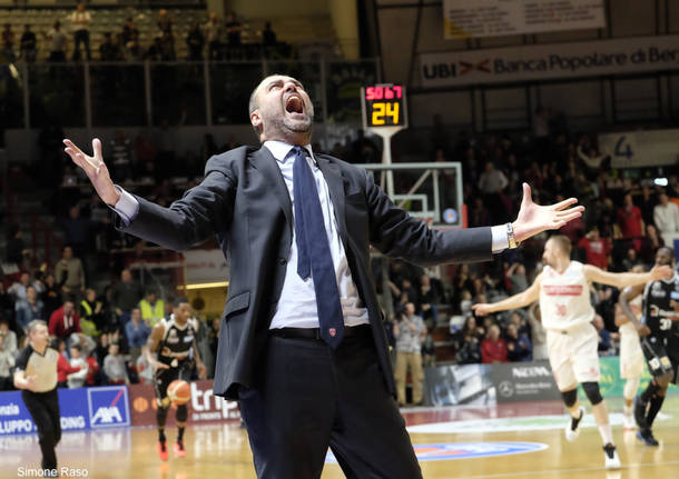 Openjobmetis Varese - Dolomiti Trento 96-82