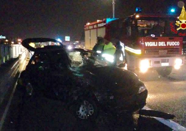 Autolaghi origgio scontro tra auto 1 aprile 2016