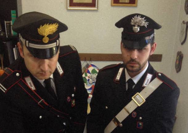 Due carabinieri coraggiosi arrestano 3 ladri in casa