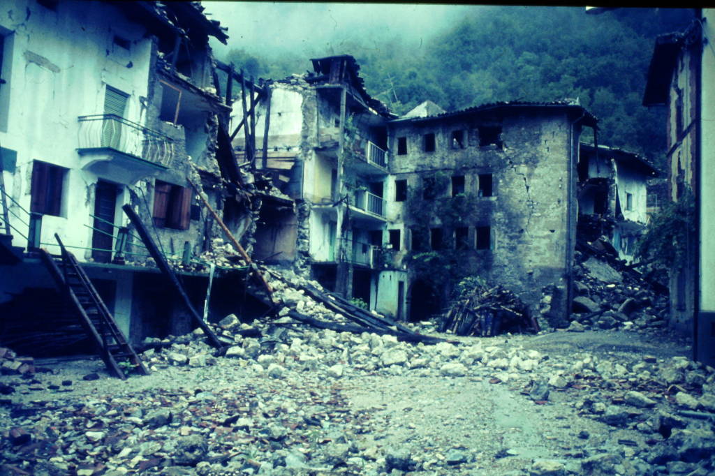 I varesini in Friuli per la ricostruzione dopo il terremoto