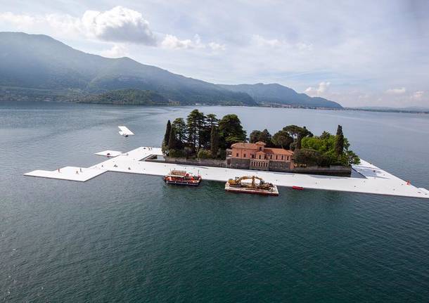 Il ponte di Christo prende forma