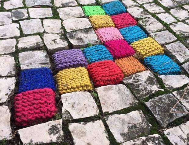 yarn bombing