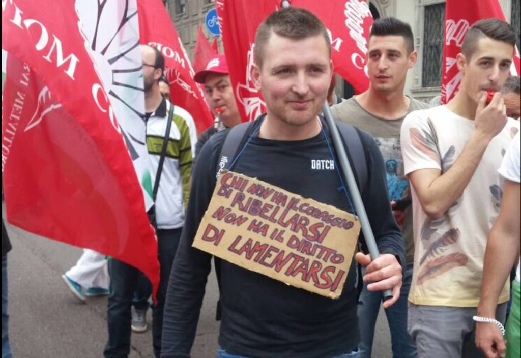 Lavoratori in piazza a Milano