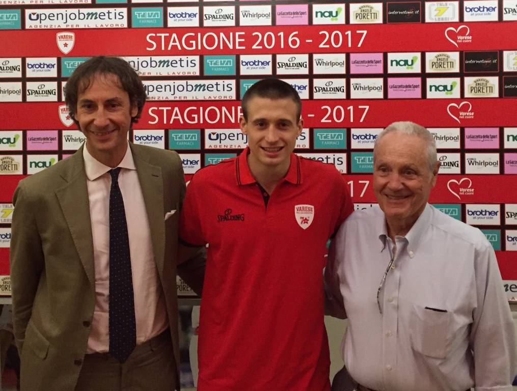 Aleksa Avramovic si presenta a Varese