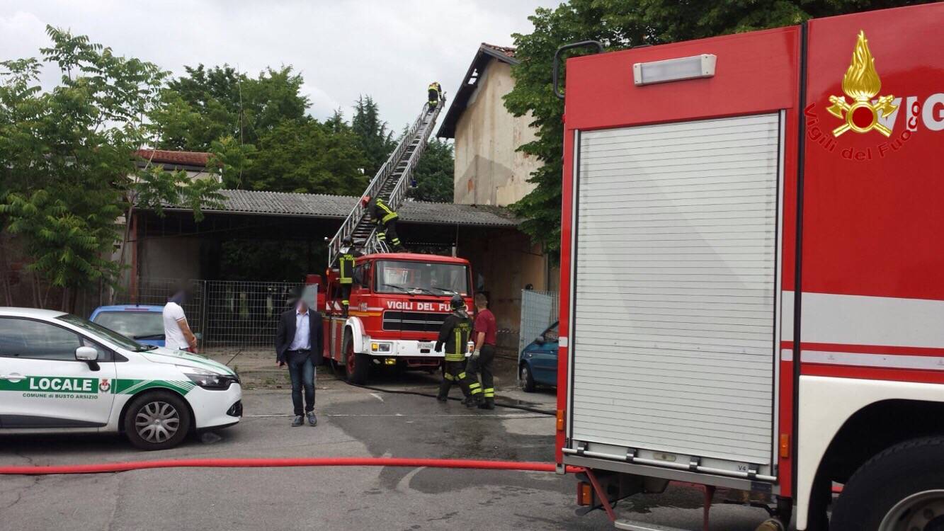 Fiamme nell\'ex oratorio di Sacconago