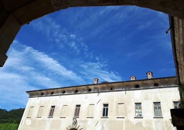 Il cielo blu di Bisuschio - foto di Laura Olivas